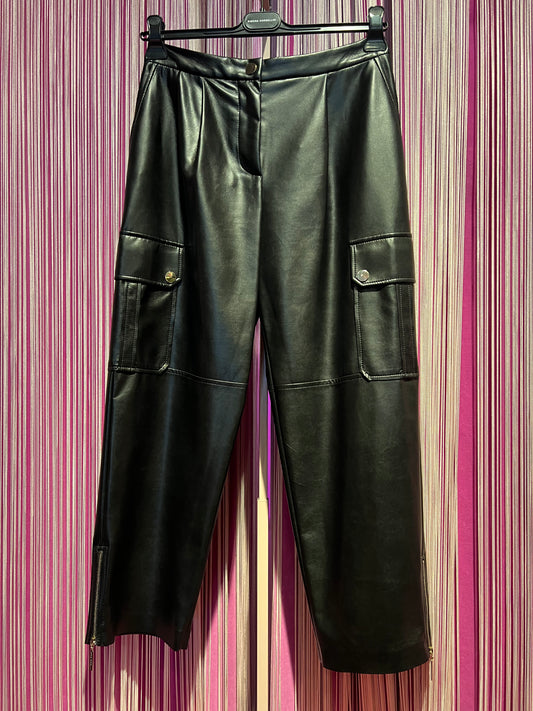 Simona Corsellini meno 50%pantalone cargo ecopelle nero