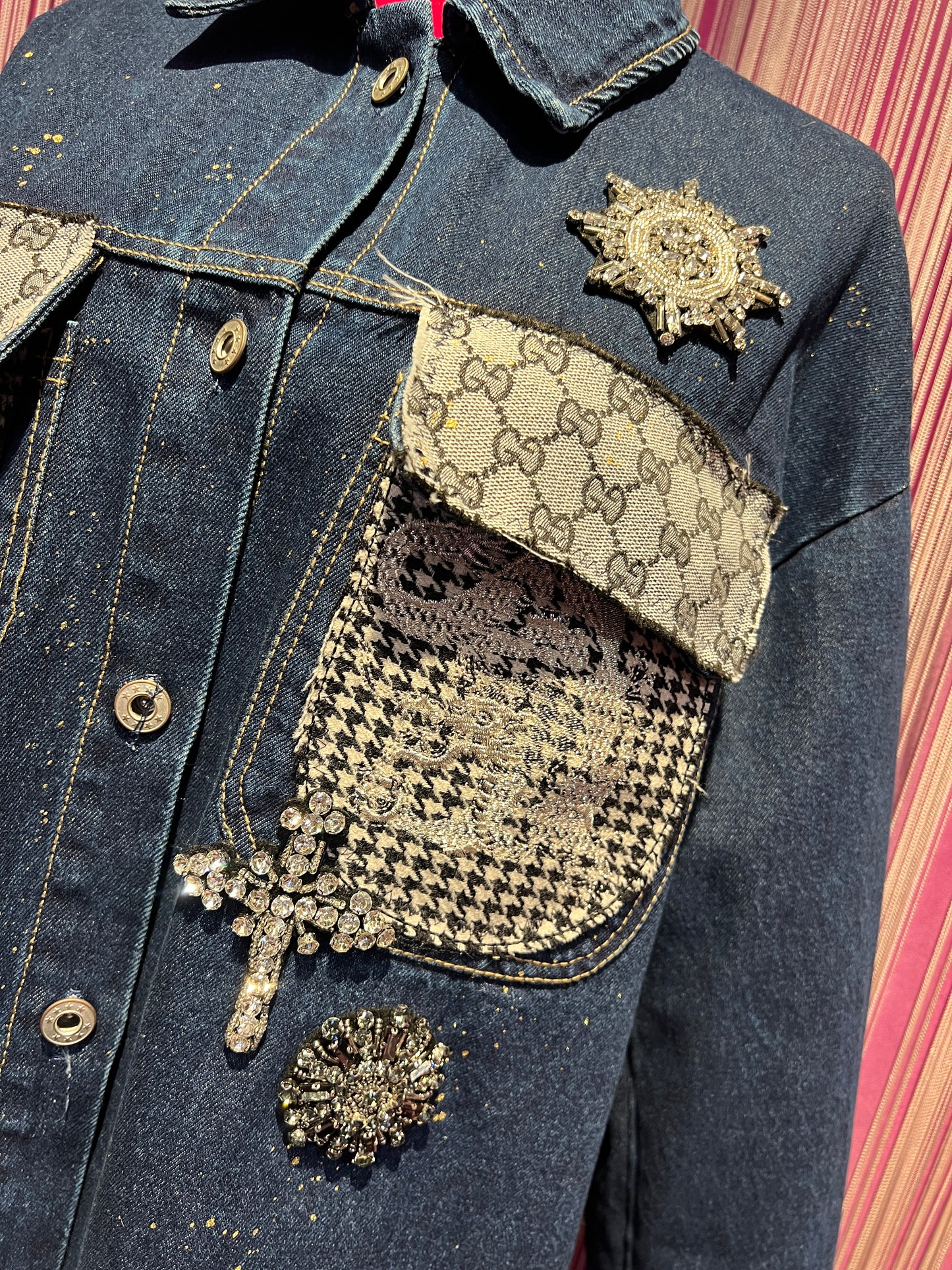 ABpink🩷 giacca camicia con stoffa vintage e tessuto pied dí poule sulle tasche con patch