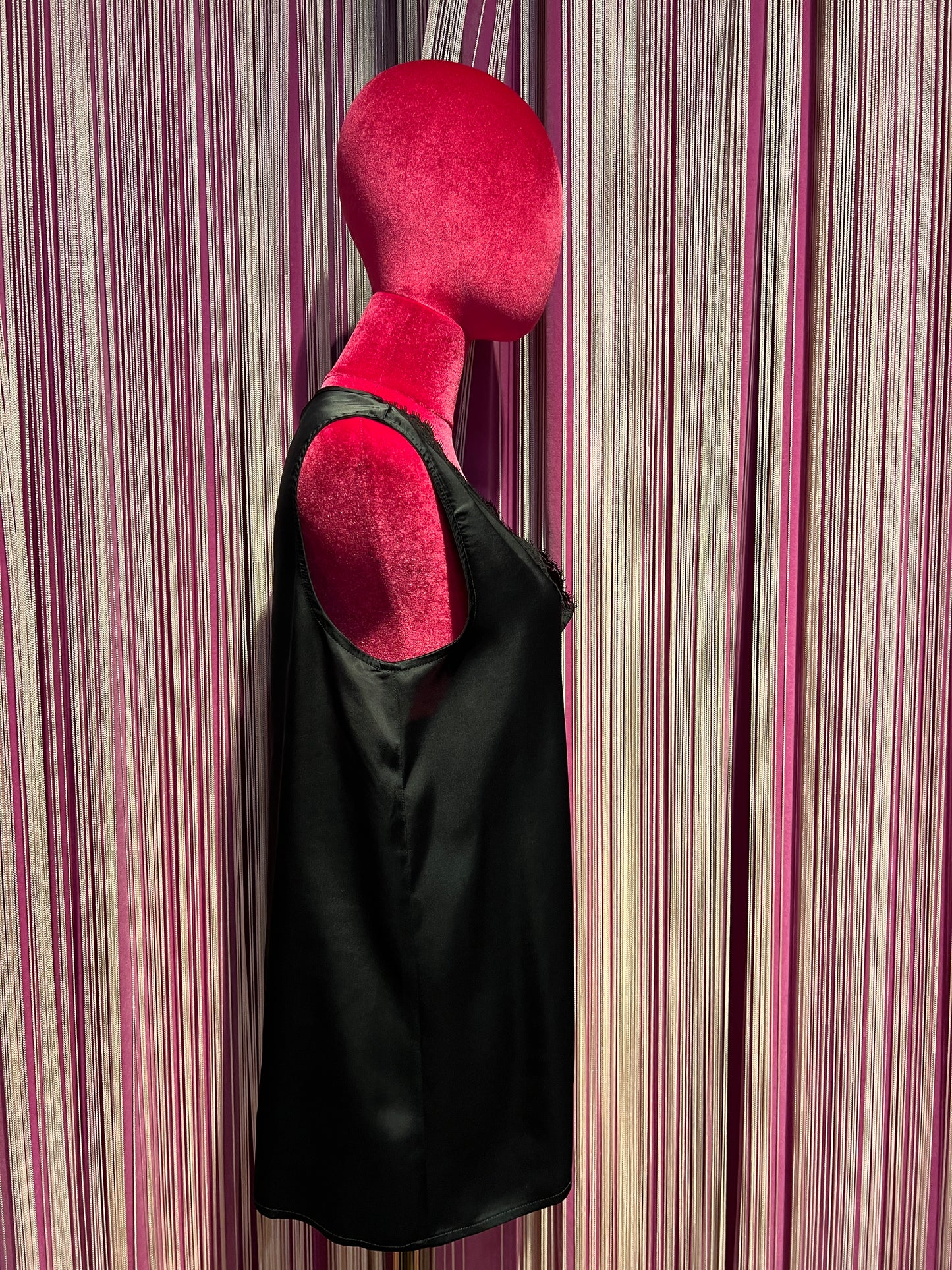 Pink memories top spalla larga con pizzo nero