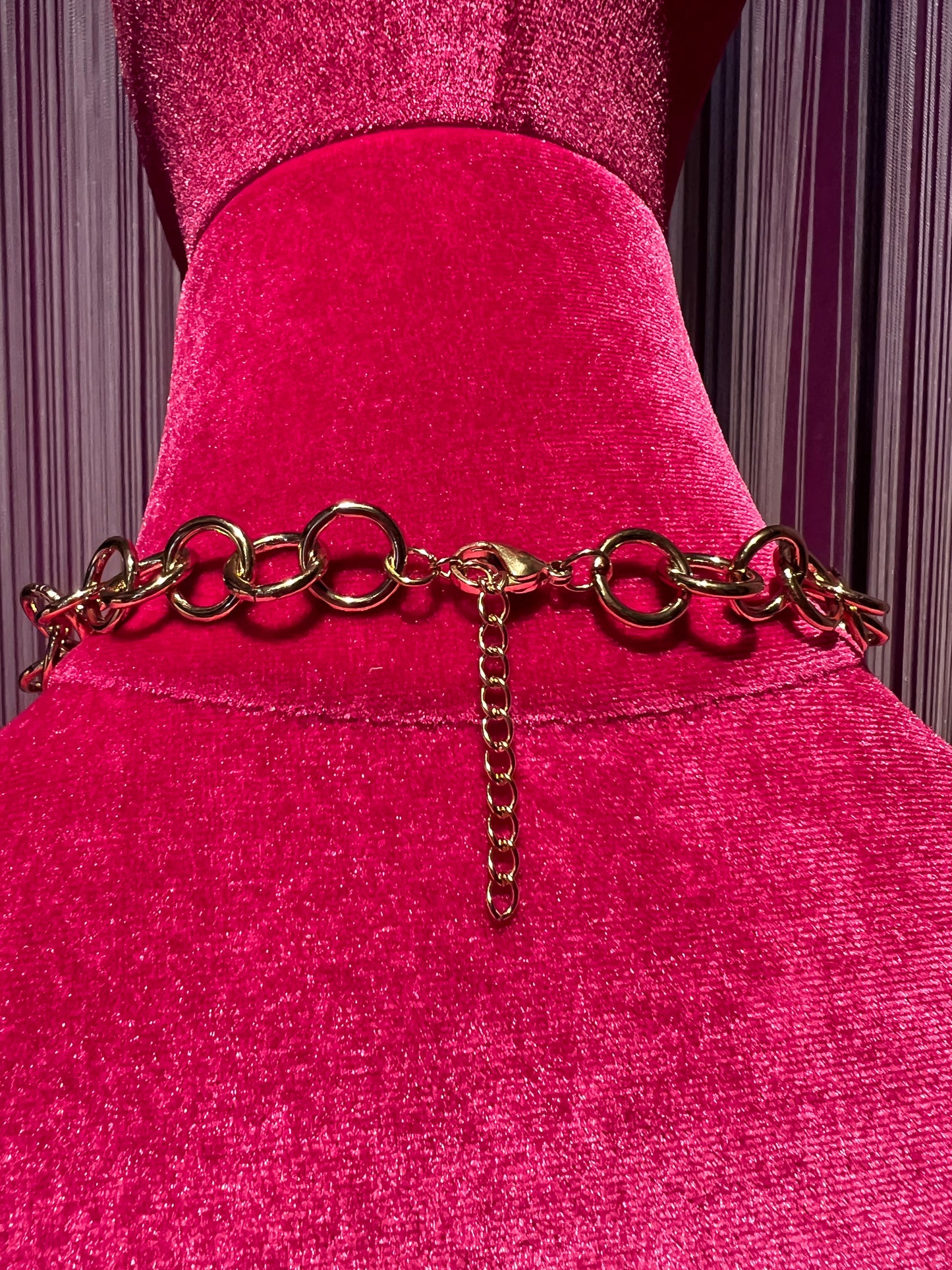 Collana dorata girocollo con cuore sacro con piccolo cameo e charms