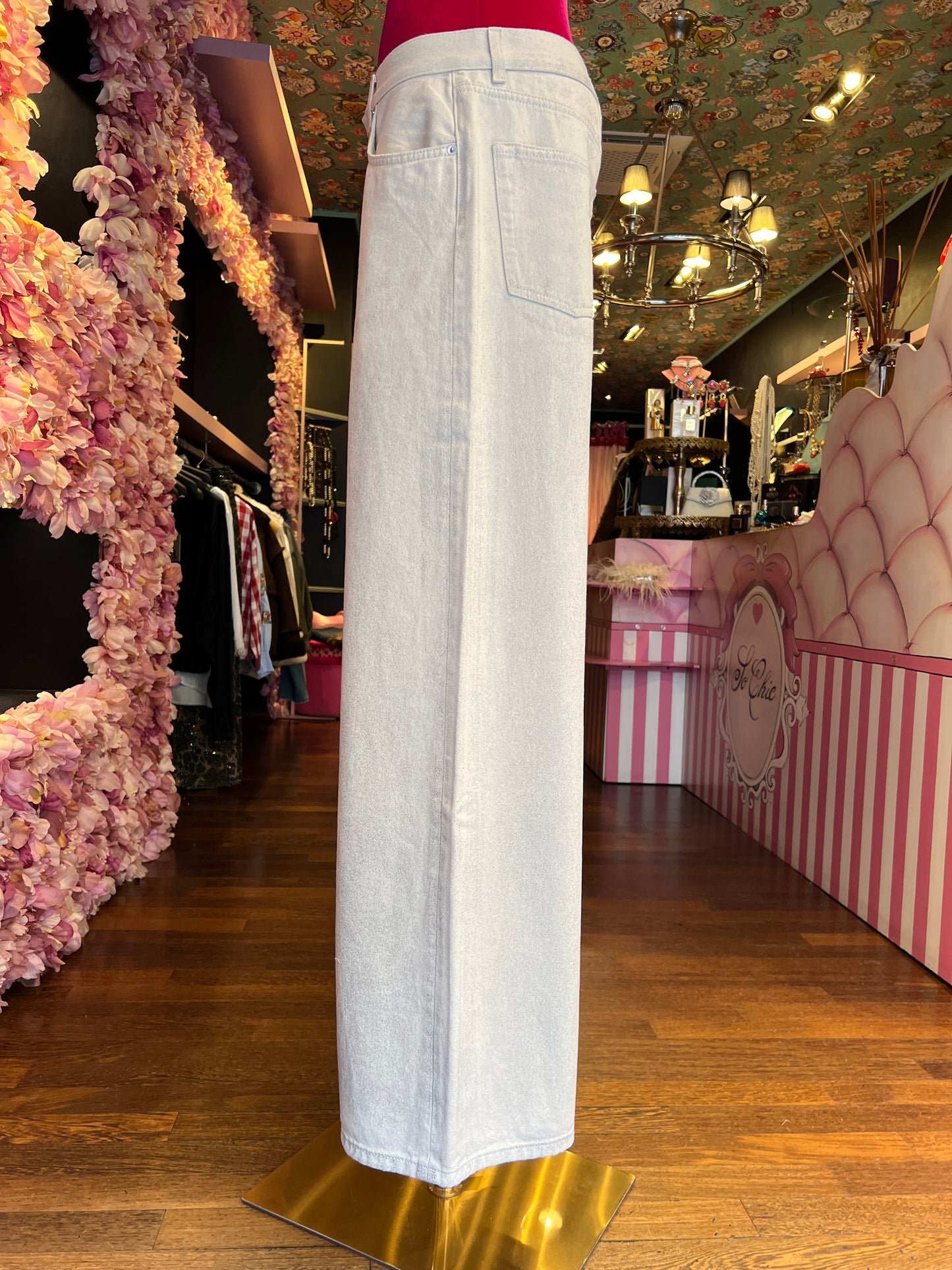 Circus Hotel pantalone in denim , modello wide leg con trattamento speciale, vita media