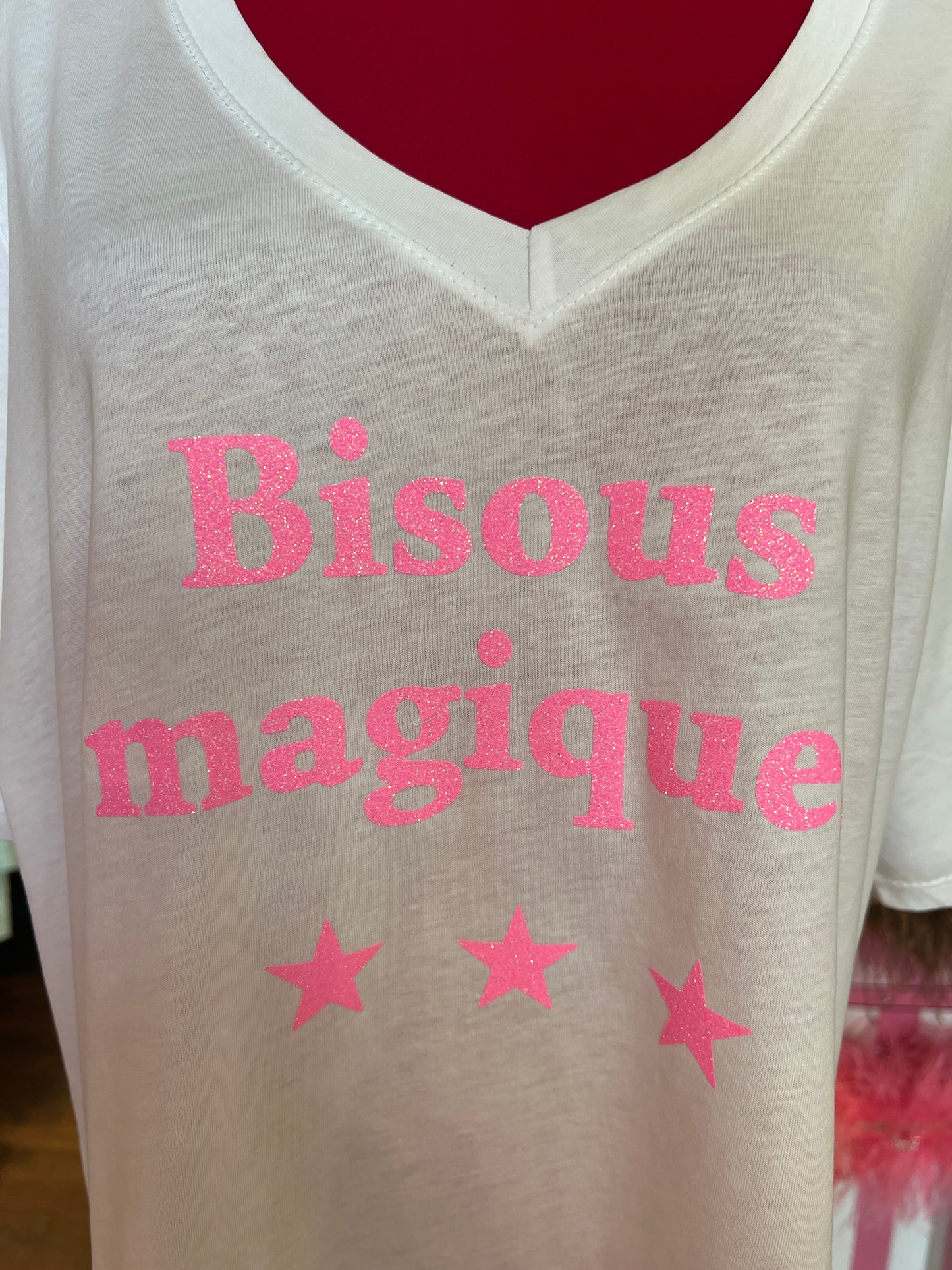 Mon amour Paris -20% di sconto t-shirt over scollo a V scritta “ bisous magiques “ glitter rosa bubble