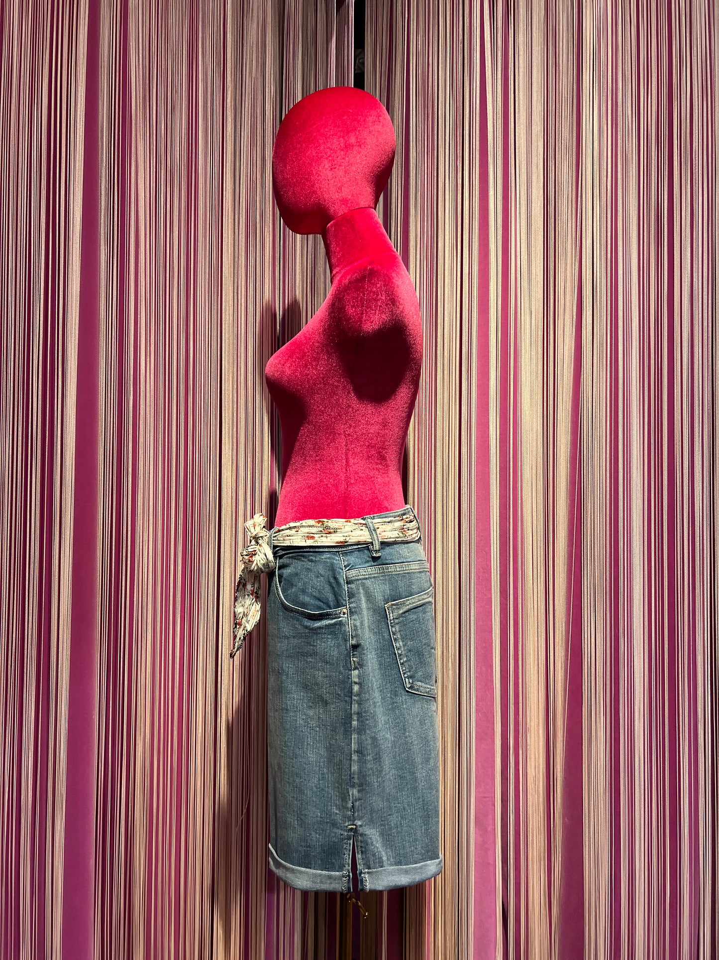 Love & roses bermuda jeans con fusciacca in vita