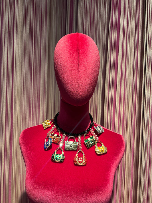 Sereku collana girocollo cristalli neri con pendenti a forma di borse cristalli colorati