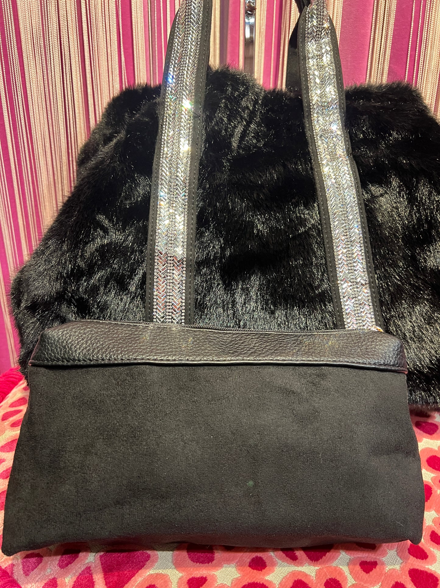 Borsa ecopelliccia nera due manici Swarovski e pochette