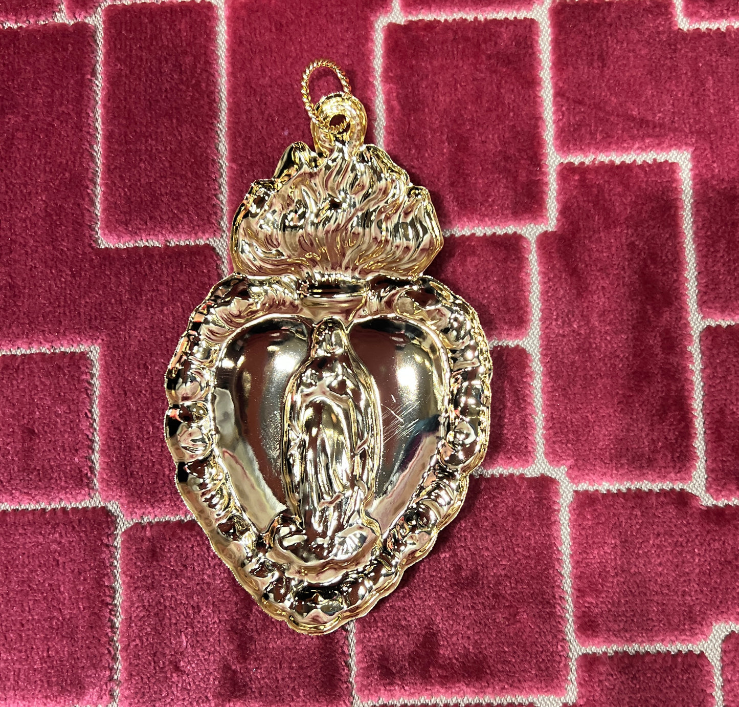 Ciondolo cuore sacro color oro