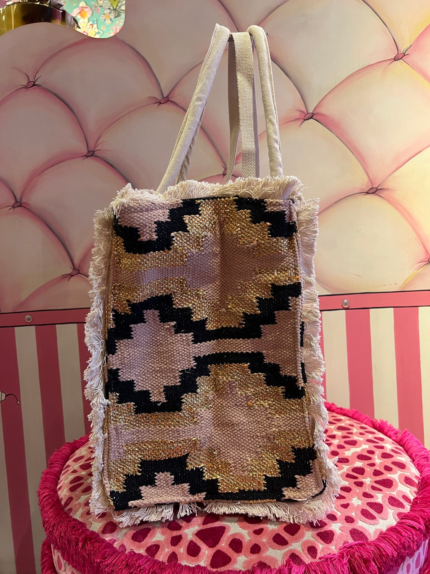 Borsa due manici tela con tracolla e disegni geometrici neri e oro