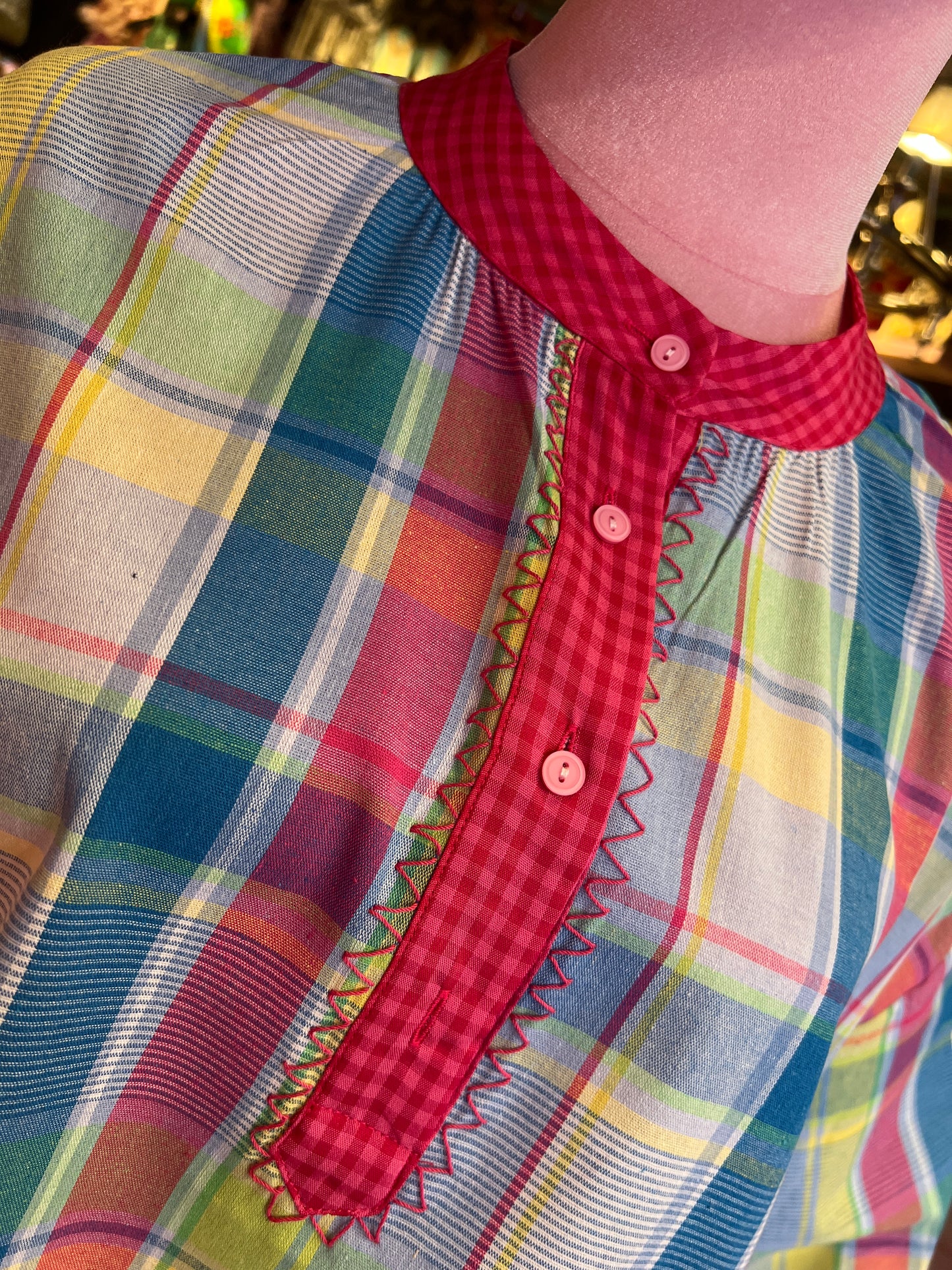 Mon amour Paris blusa fantasia Madras con polsini e bordino collo a contrasto