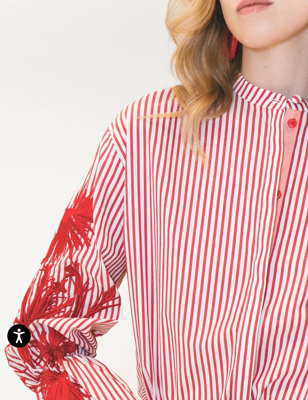 Maliparmi camicia collo guru a righe bianco e rosso maniche con ricamo ramage motivo floreale