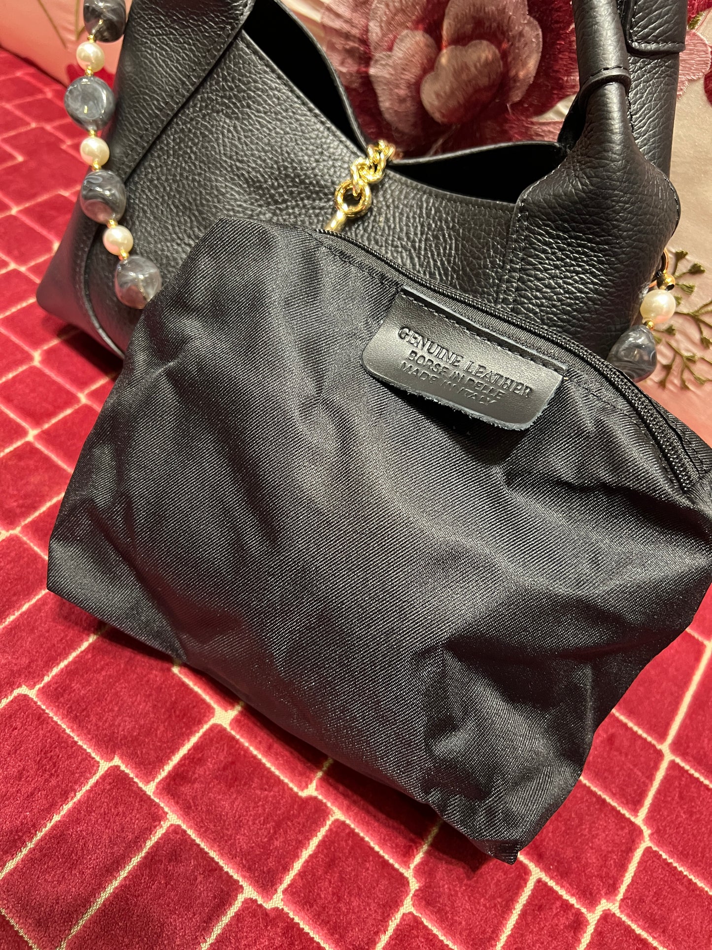 Borsa pelle nera con tracolla perle e pietre grigie,pochette nera