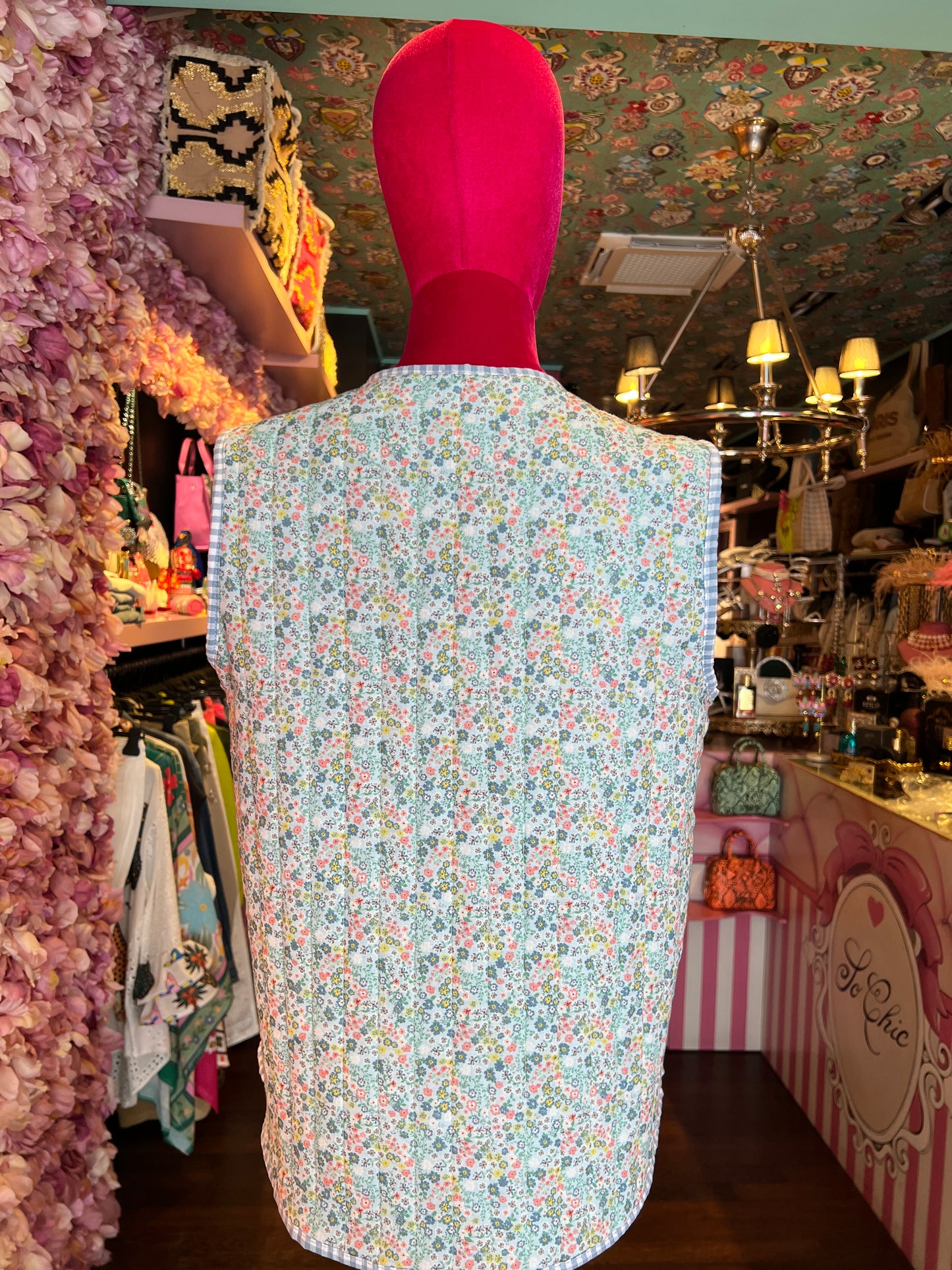 Mon amour Paris gilet cotone fantasia floreale su fondo celeste con interno e profili fantasia vichy