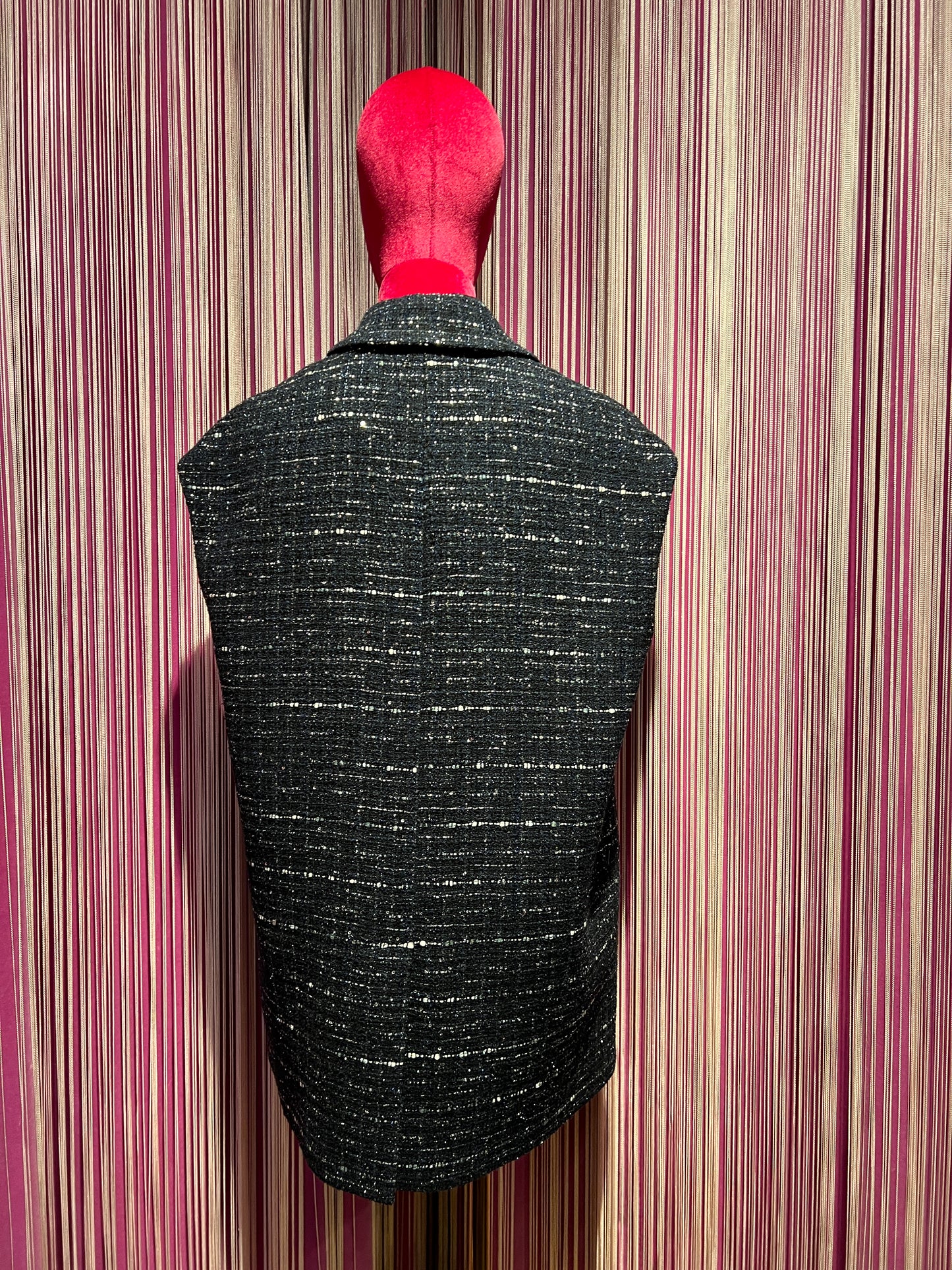 Mouche gilet in tweed blu e argento spilla camelia