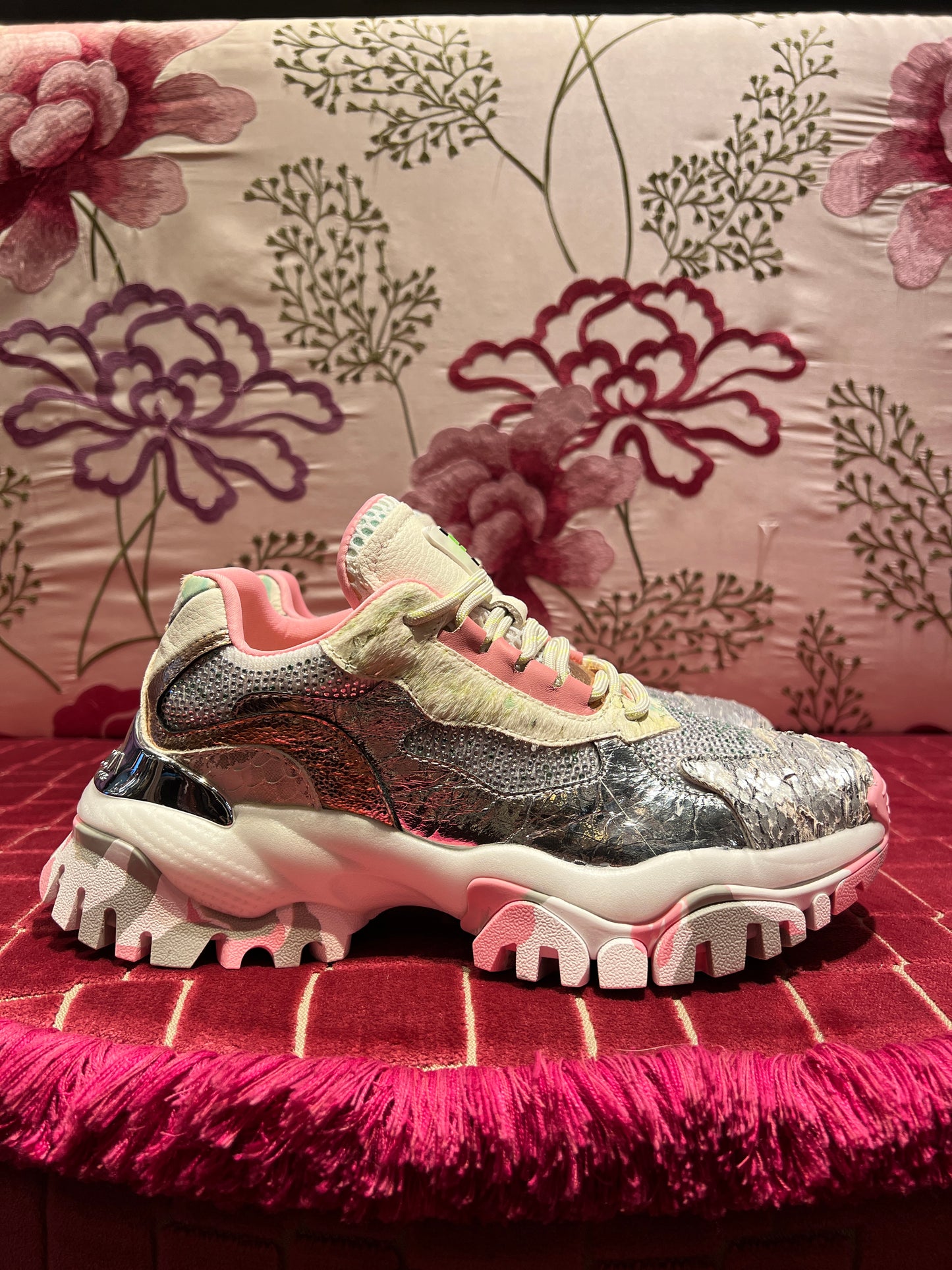 Joia Paris Sneakers rosa /argento con applicazioni cristalli