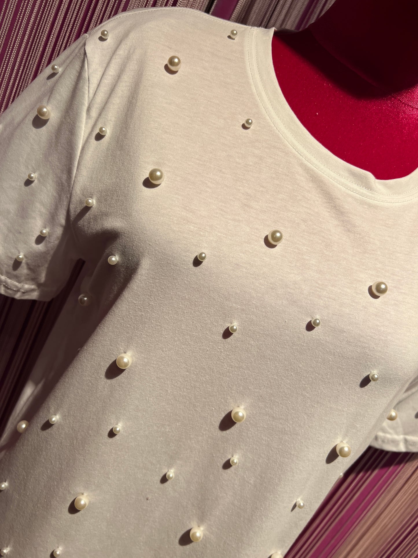 Love & roses t-shirt bianca cotone con applicazioni perle