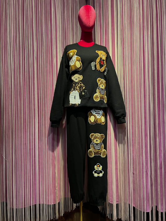 Caban Romantic luxury coat completo felpa e pantalone con applicazioni patch orsi