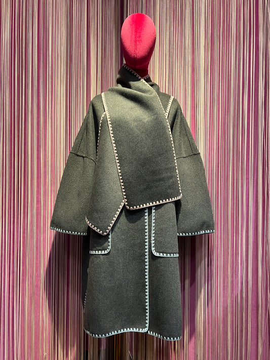 Sincere Paris cappotto con sciarpa rimovibile grigio scuro con bordi rosa e celesti