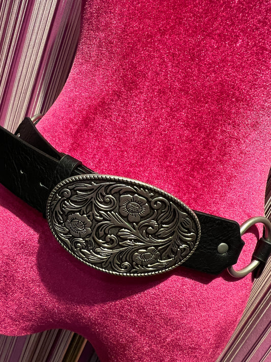 Love & roses cintura in ecopelle nera con fibbia ,dettagli circolari metallo e borchie