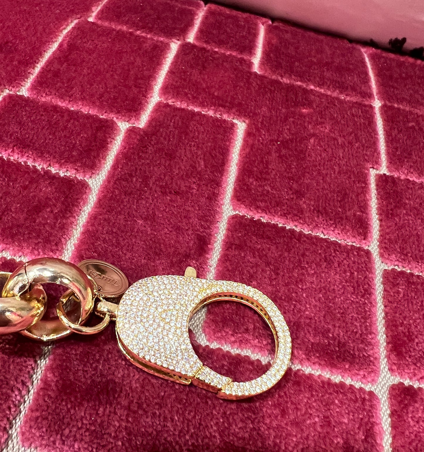 TittiBi bracciale barocco con medaglie acciaio dorato chiusura strass