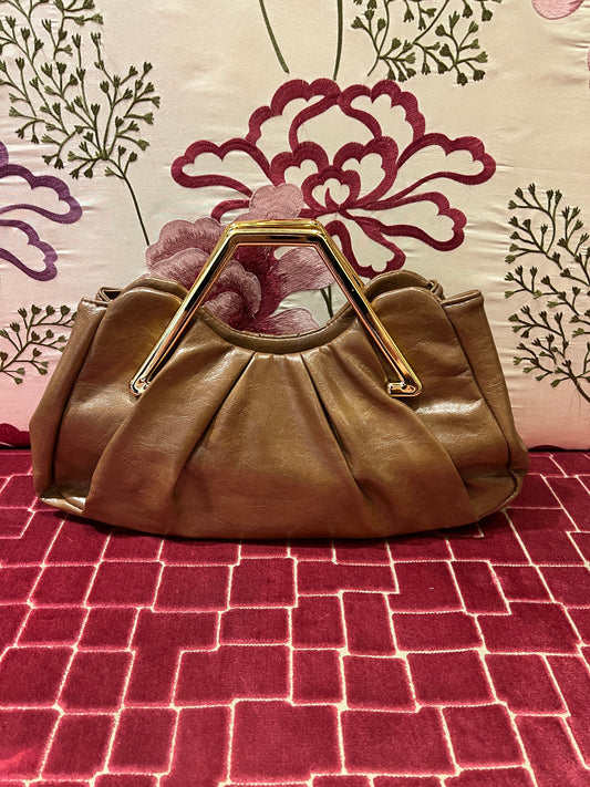 Borsa manico rigido effetto metallico color oro tracollina,ecopelle cammello