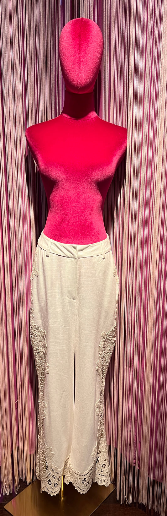 Amosa -50% di sconto pantalone panna con pizzo laterale e sul fondo