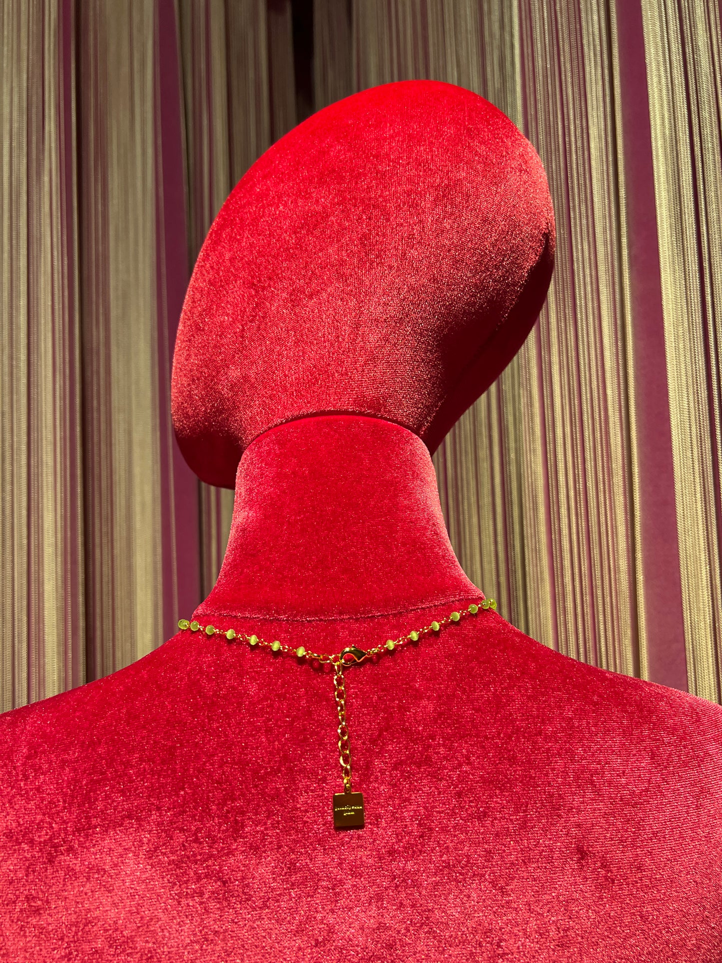 Principessa glam collana girocollo con perline verdi charms occhio cornetto bianco