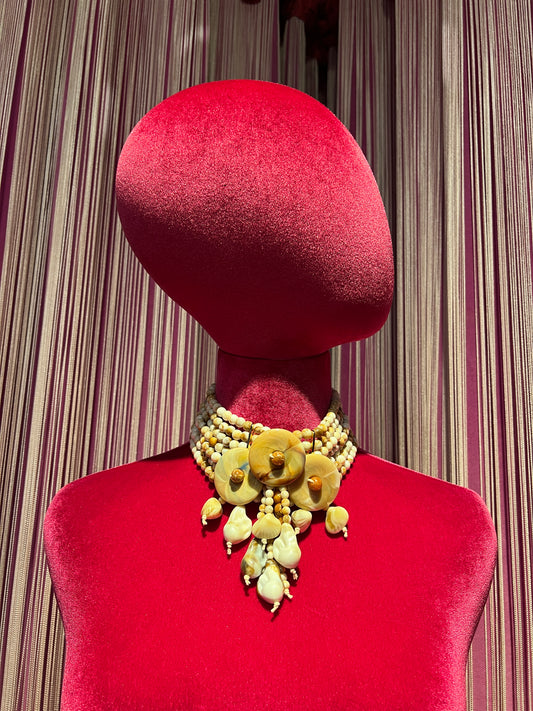 Choker pietre beige e marroni con elementi circolari