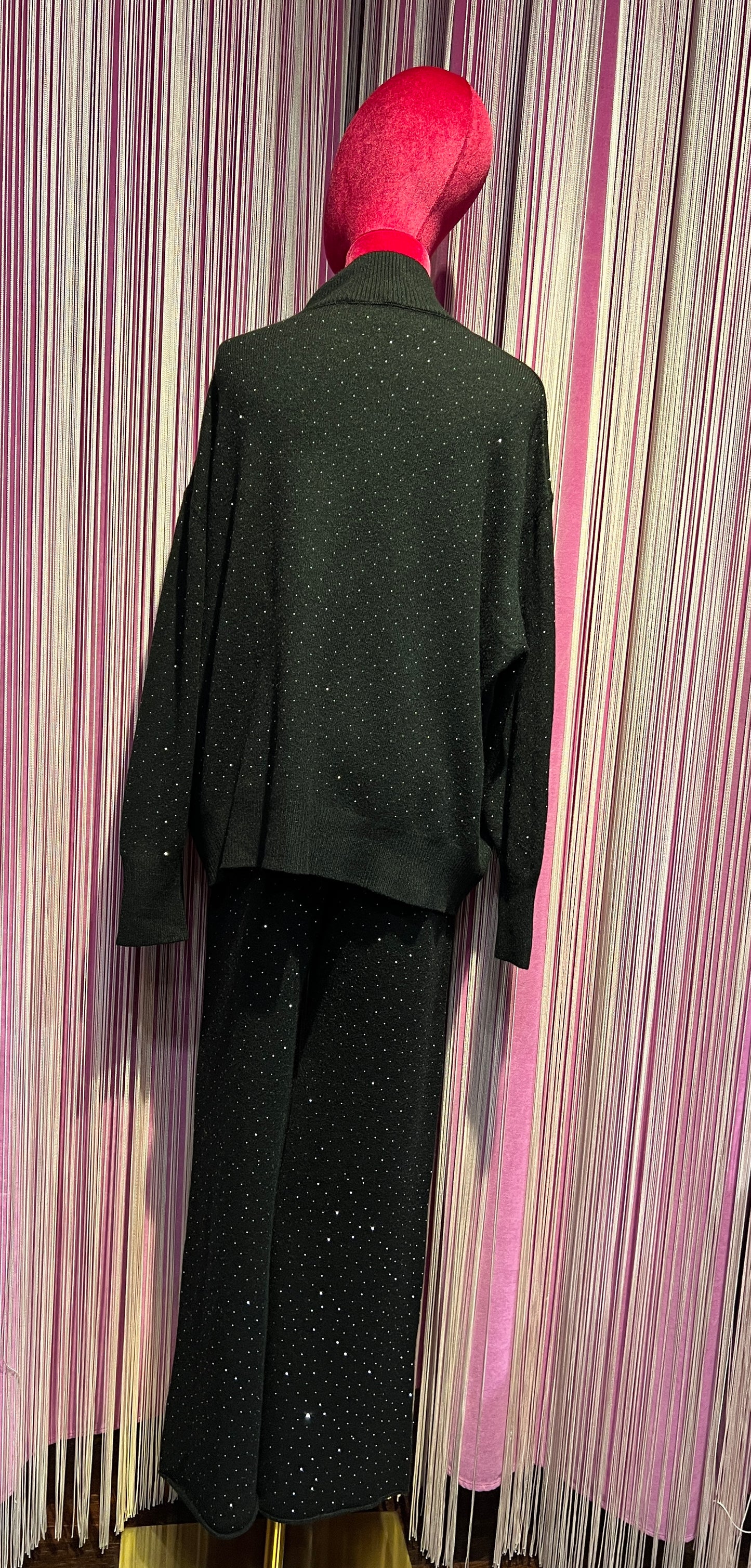 The room completo nero maglia e pantalone pois di cristalli