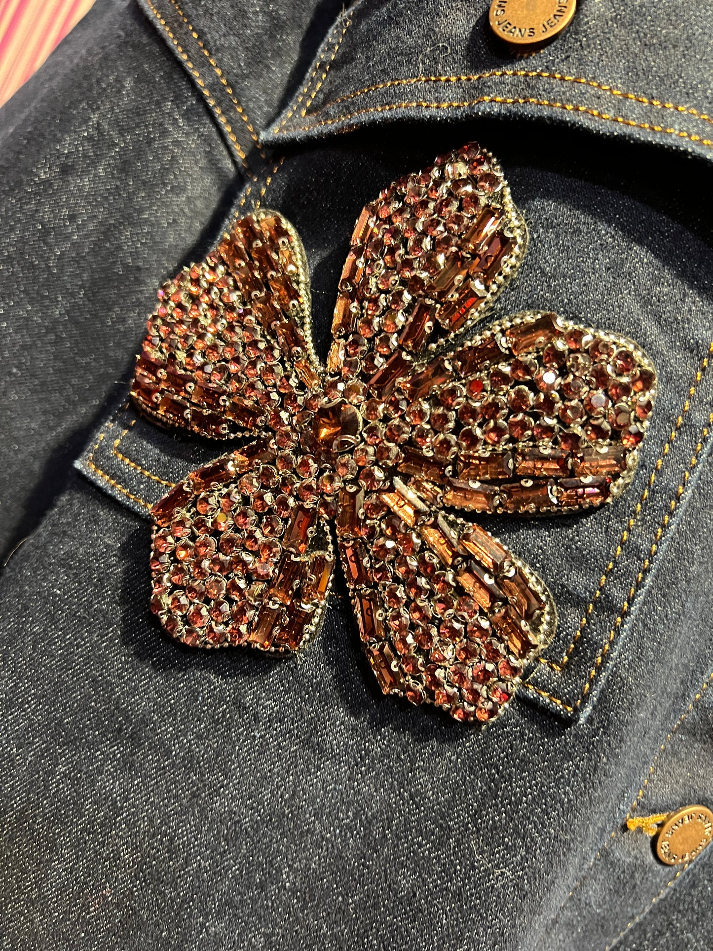 ABpink 🩷 giacca denim con cintura patch royal love e fiore perline