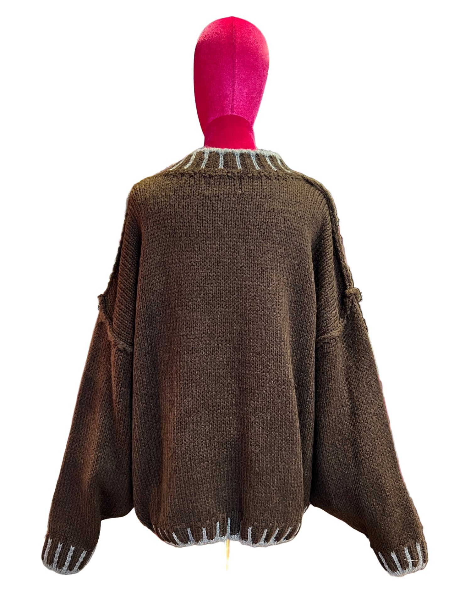 ABpink 🩷maglia over cioccolato con profili grigi , patch teddy , cuore sacro e fiore ricamato