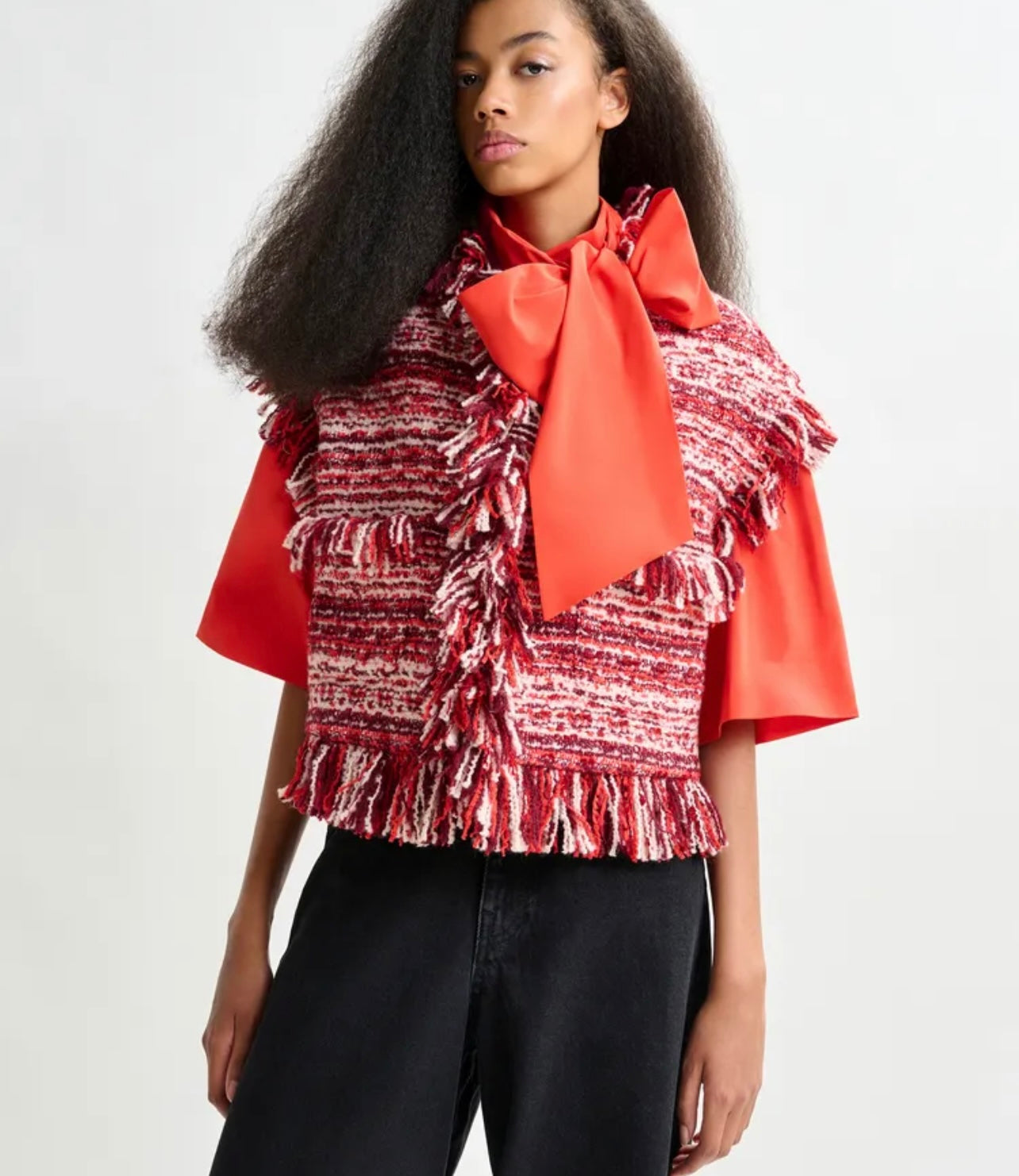 Essentiel antwerp giacca corta senza maniche in boucle’ misto lana con frange Ishani
