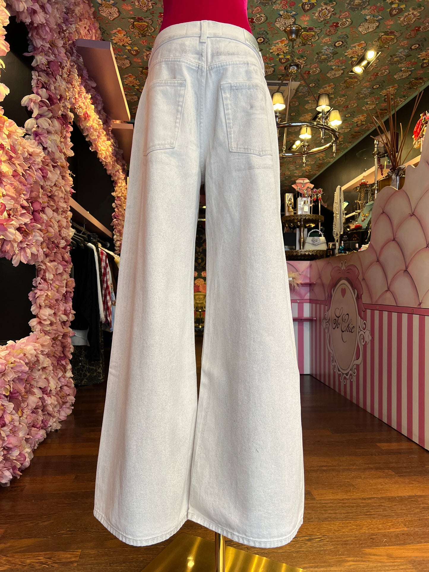 Circus Hotel pantalone in denim , modello wide leg con trattamento speciale, vita media