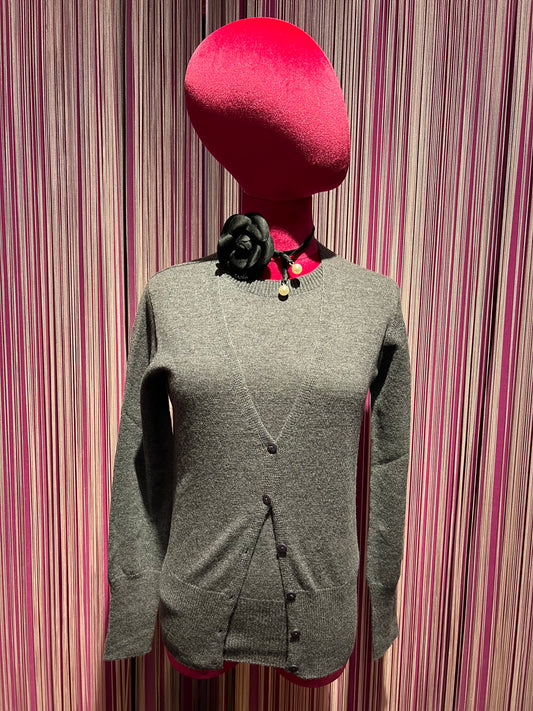 Clo’h twin set sconto -50% grigio fumo con camelia nera lana e cachemire