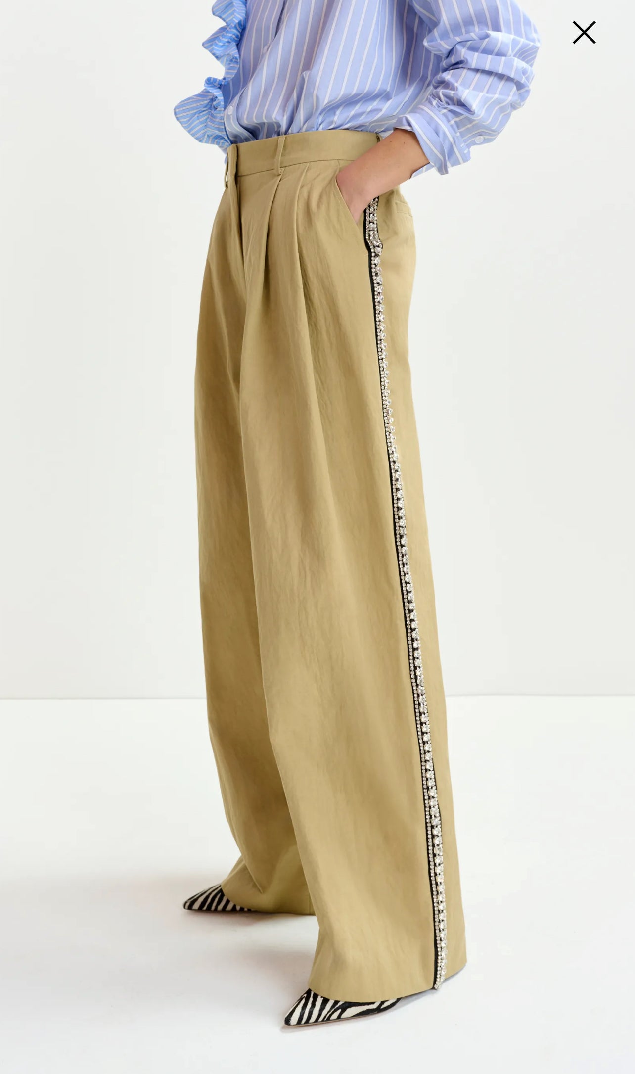 Essentiel antwerp pantalone gamba larga plissettato con bordo impreziosito da strass Iso