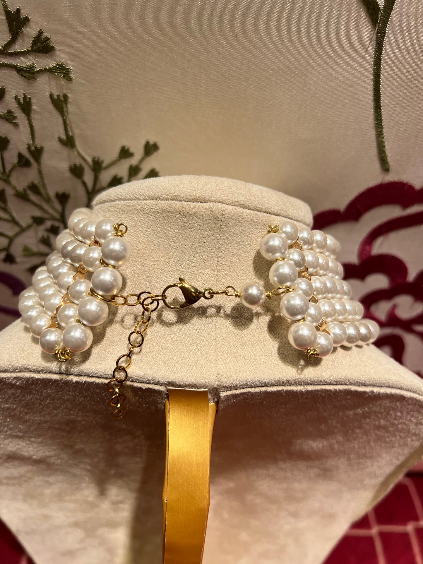 Manuela Ajo creazioni choker perle di Maiorca con pietre dure rosa gialle grigie
