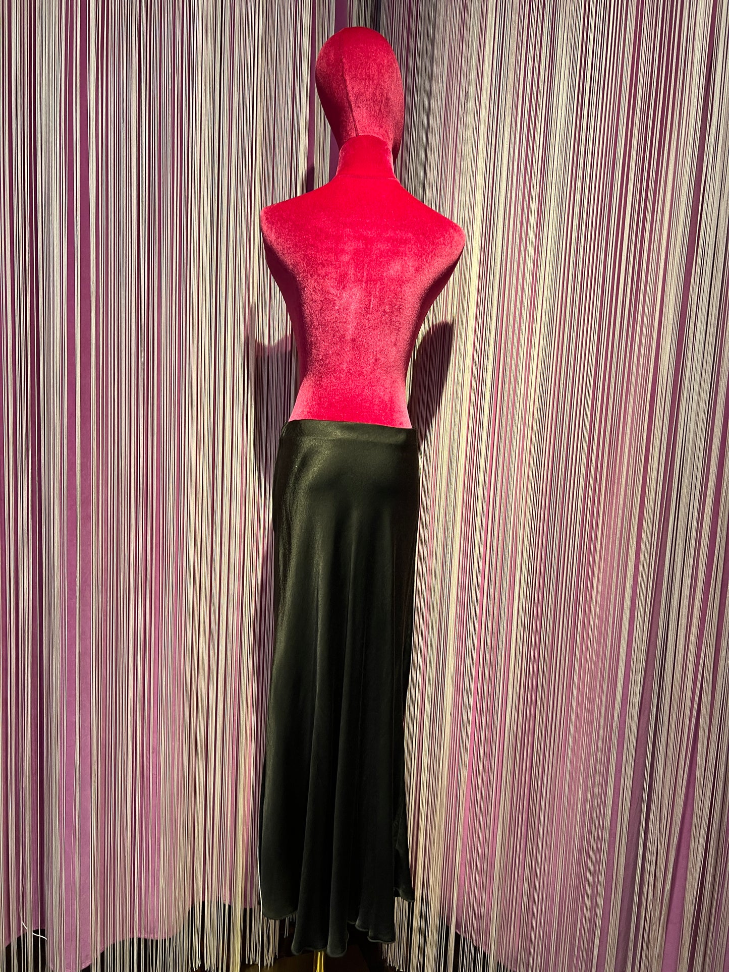 Love & roses gonna a sirena testa di moro in satin elastico in vita
