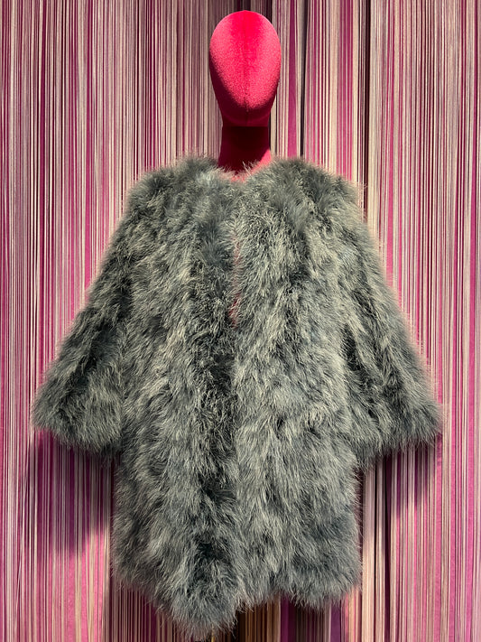 11 Love is glamour cappotto piume grigio chiaro maniche 3/4