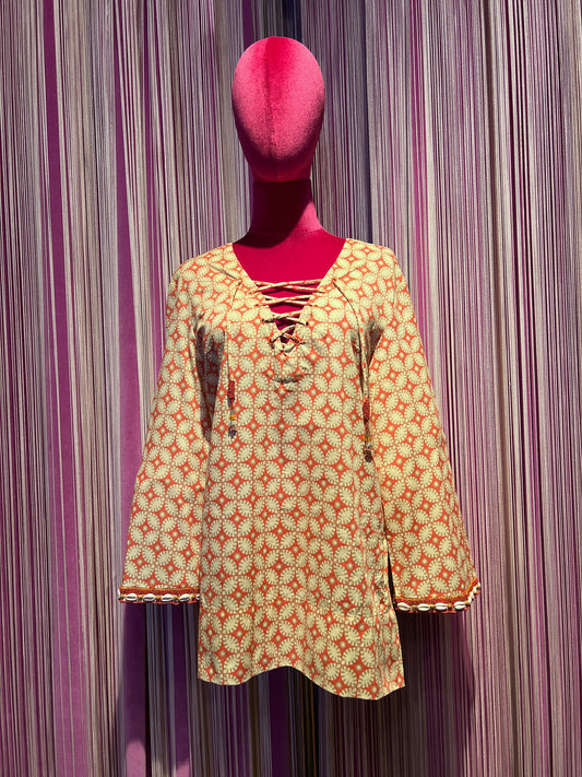 Maliparmi camicia in tela di cotone fantasia floral arancio beige e panna con conchiglie sulle maniche