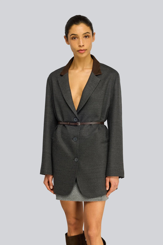 Semicouture giacca in flanella antracite colletto pelle marrone, cintura vestibilita over