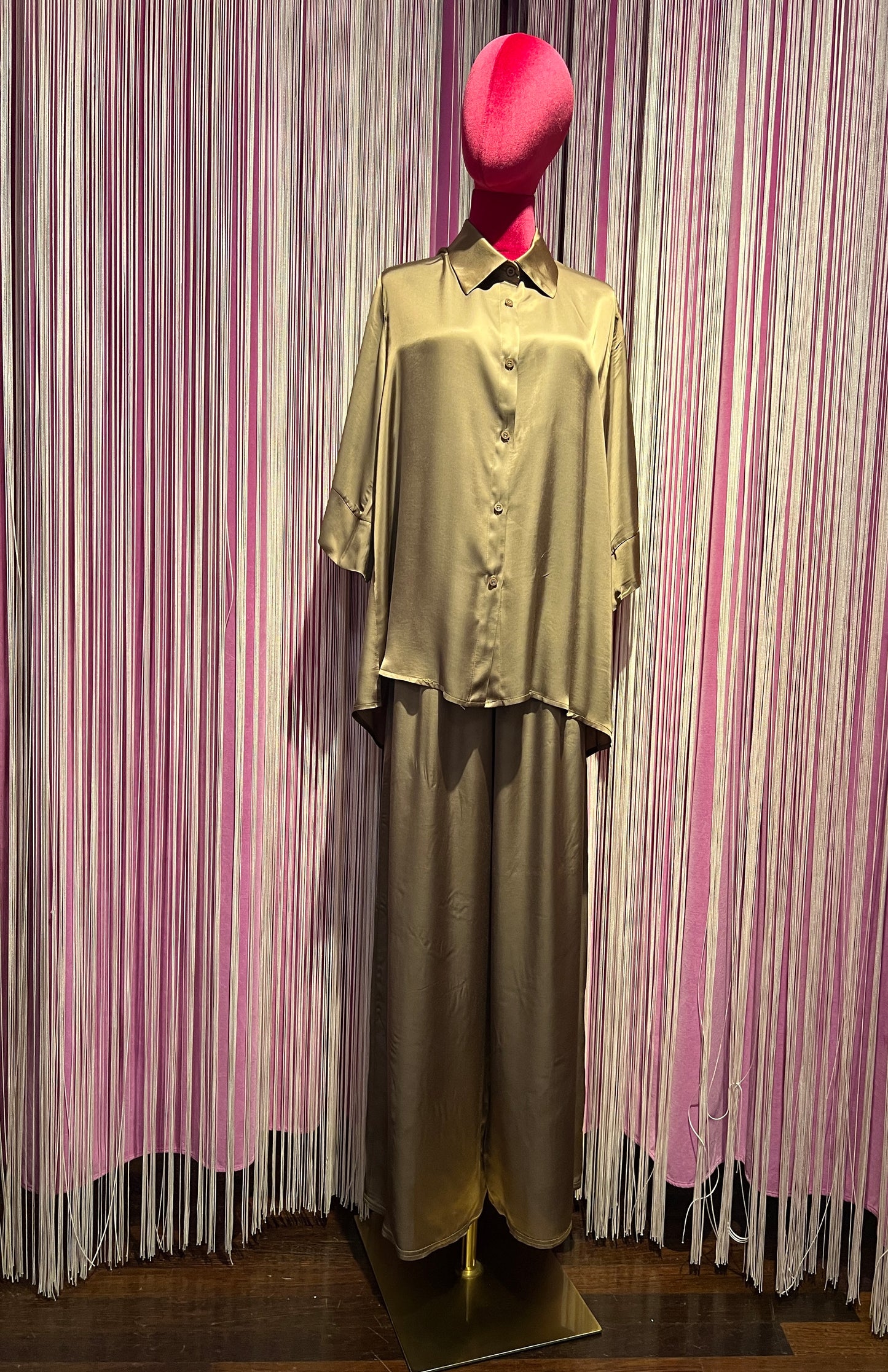 The room completo camicia e pantalone con elastico in vita in viscosa taupe