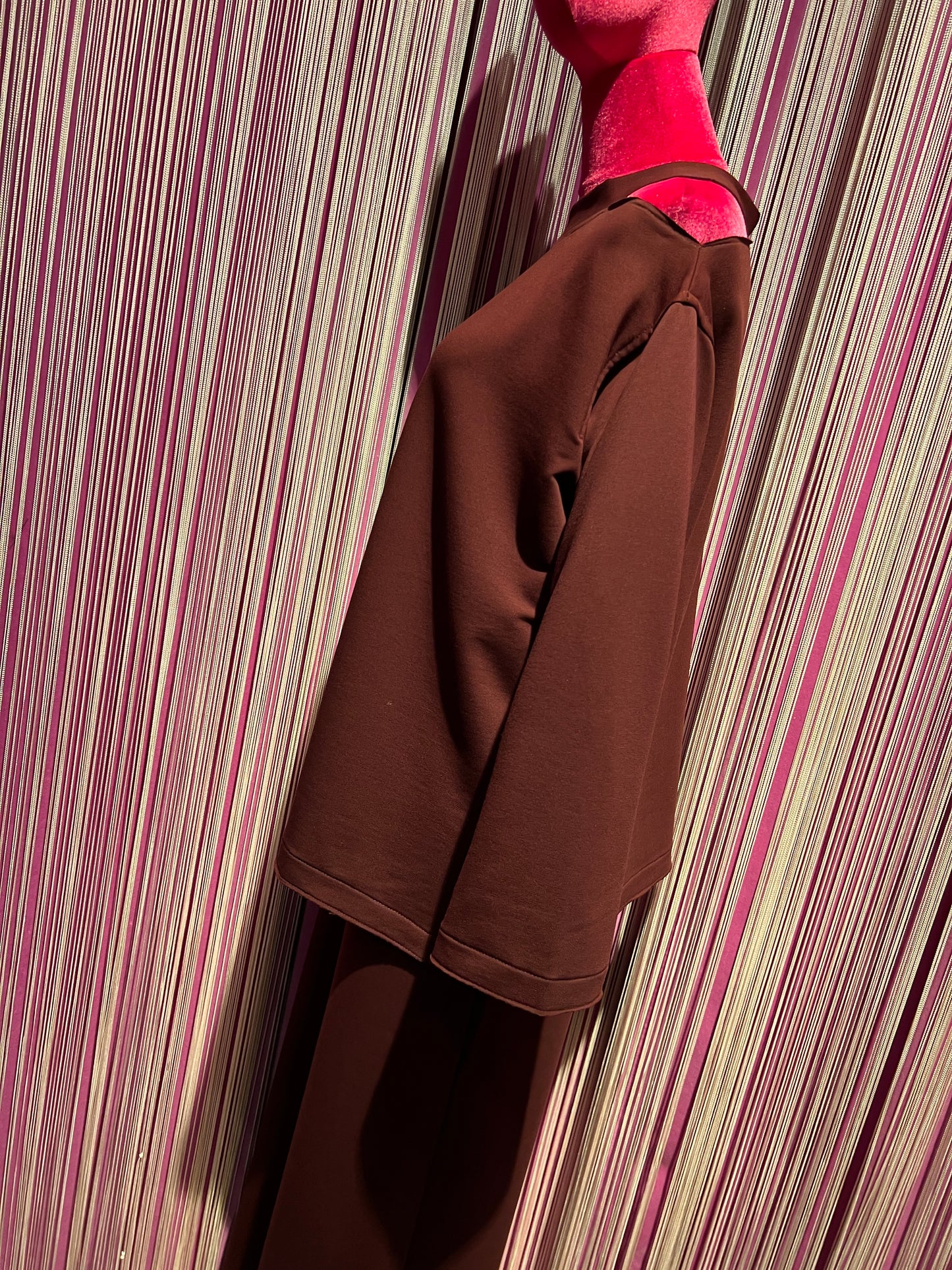 Silvia Berri per 24.25 -40%completo Jersey bordeaux maglia oblò e pantalone palazzo