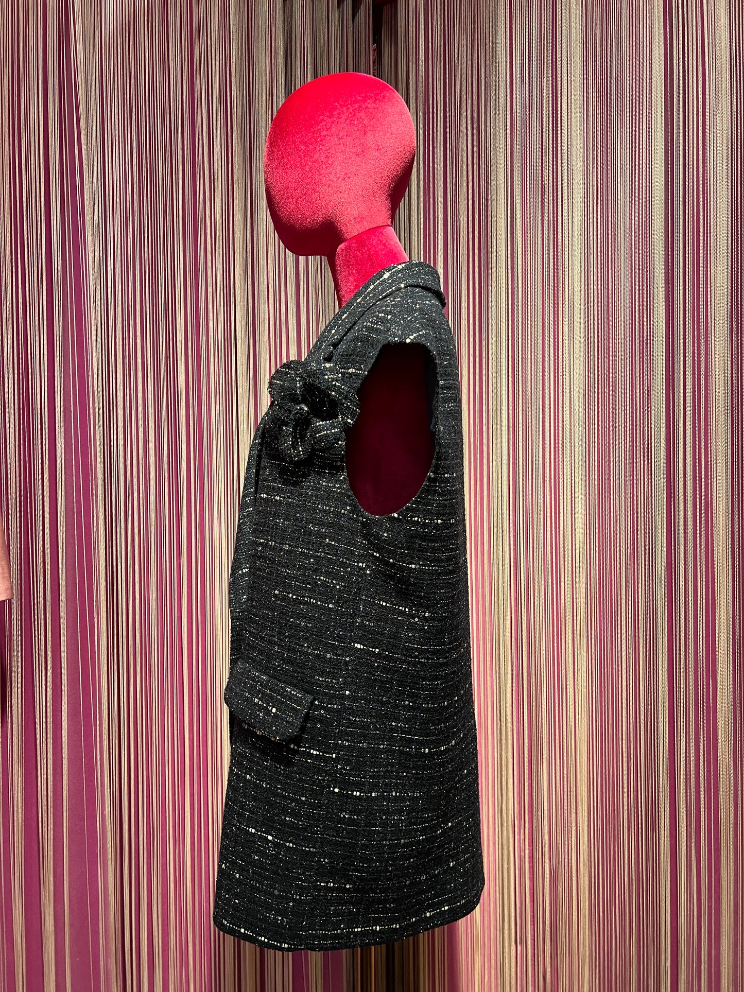 Mouche gilet in tweed blu e argento spilla camelia