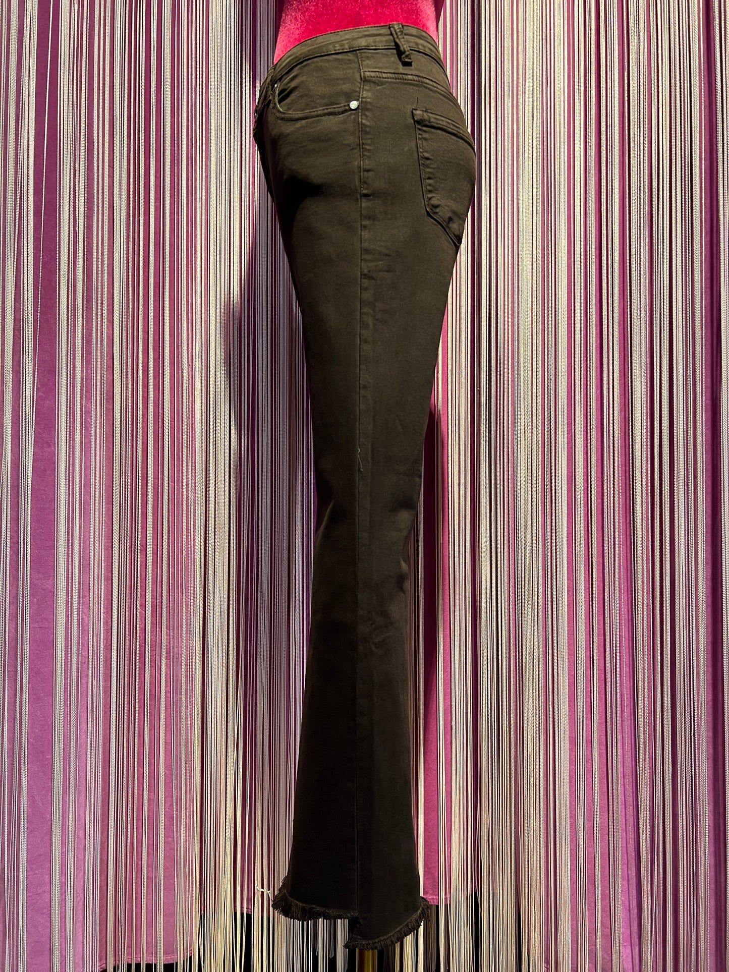 Mon amour Paris pantalone 5 tasche elasticizzato a zampetta , orlo sfrangiato cioccolato