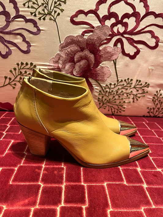 Chiarini Bologna -50%tronchetto nappa cognac con punta oro