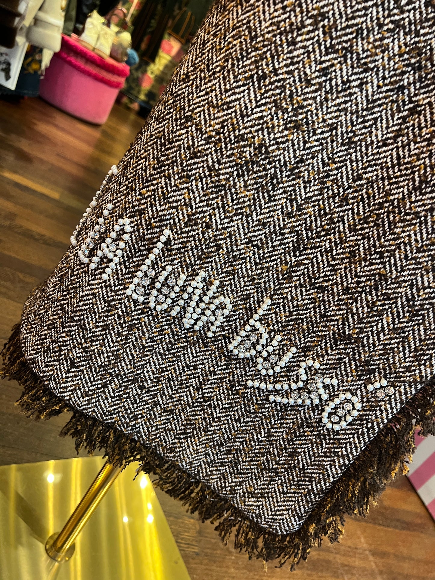 Front street cappotto tweed con dettagli sfrangiati , scritta perle