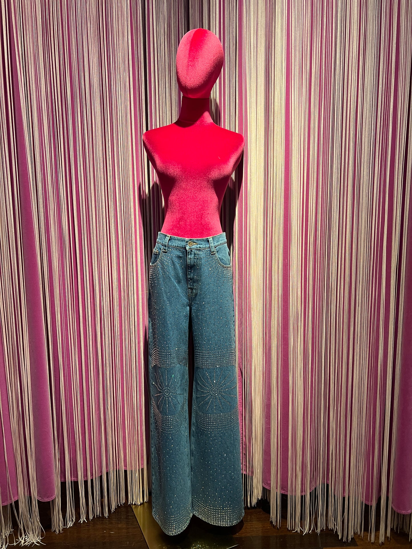 11 love is glamour -50%jeans denim con applicazione Swarovski