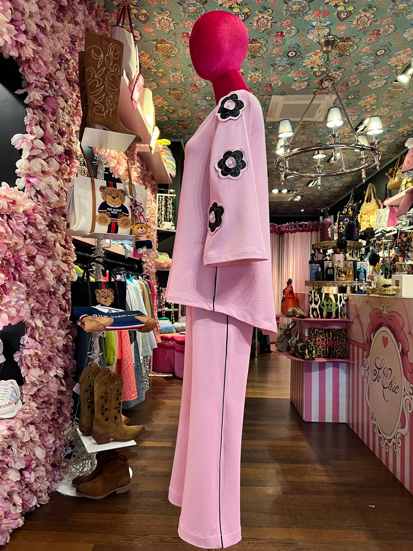Clo’h tuta completa felpa e pantalone a zampetta con camelia glitter rosa e nera