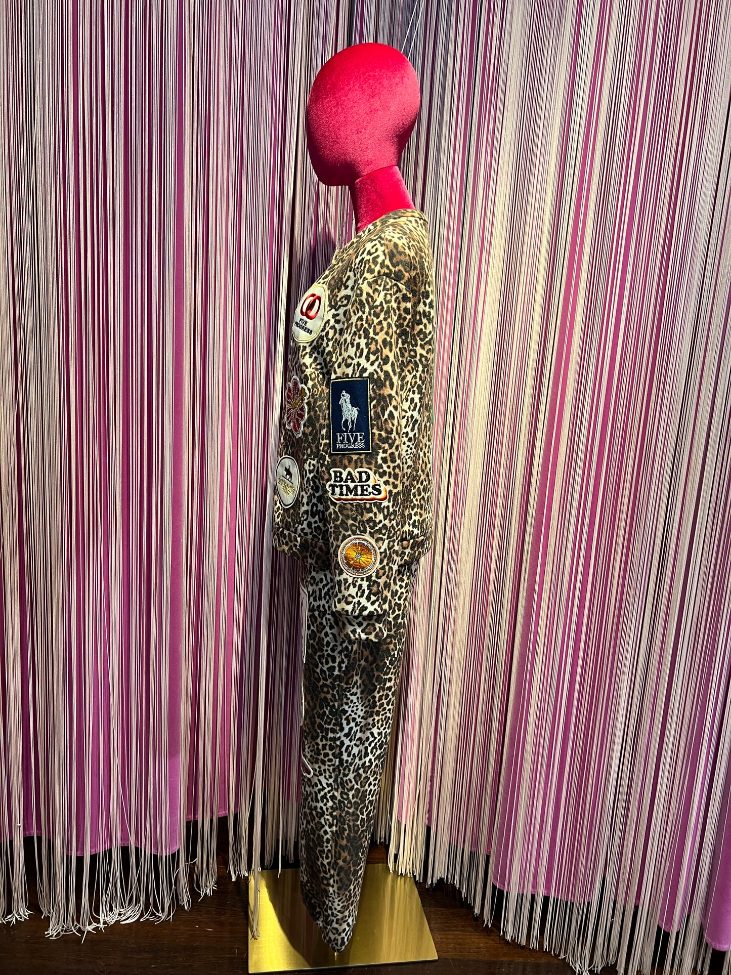 5 Progress completo giacca/ cardigan con pantalone leopardato con patch