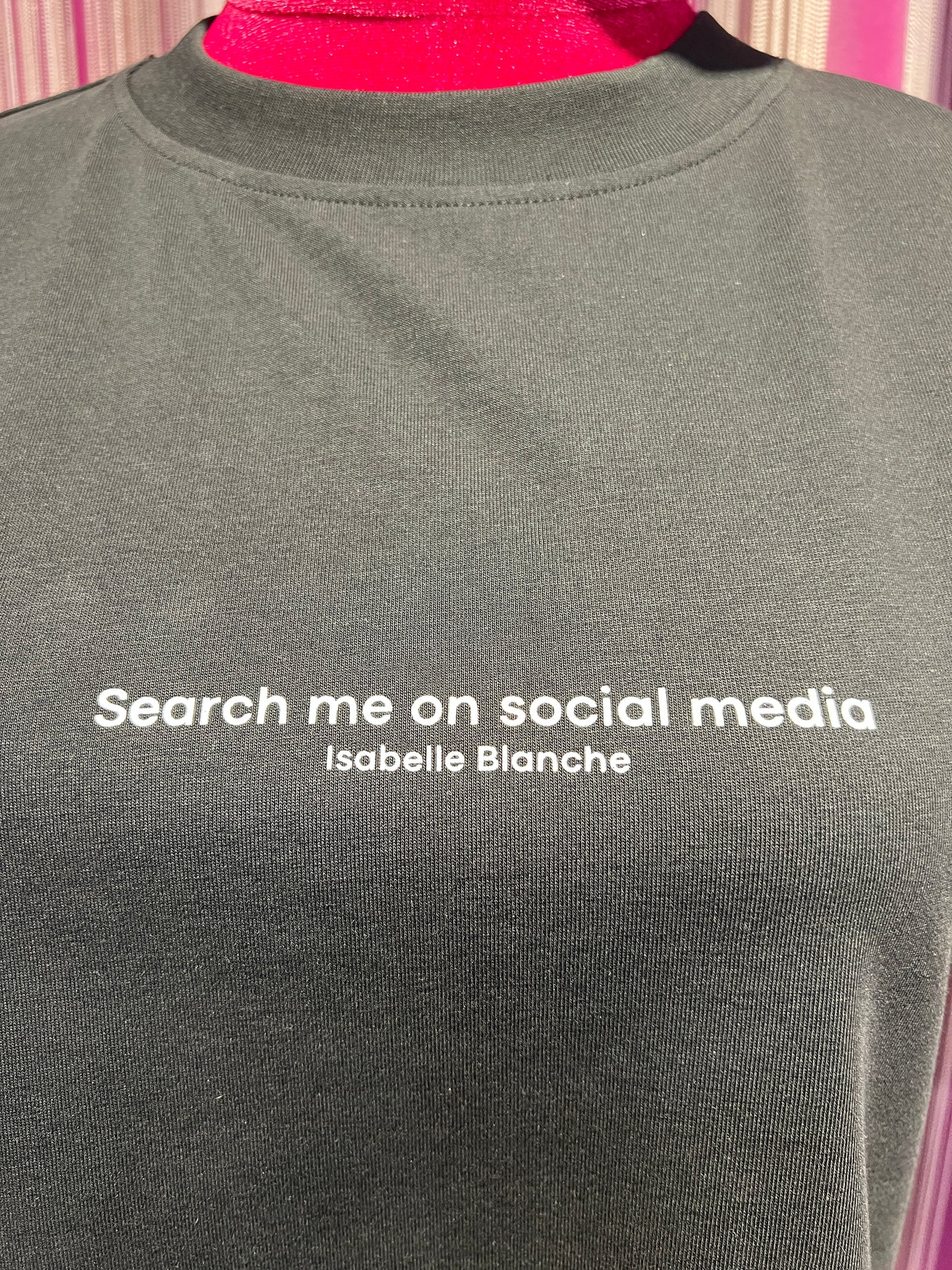 Isabelle Blanche Paris -50% di sconto t shirt cotone con stampa davanti “Search me on social media”