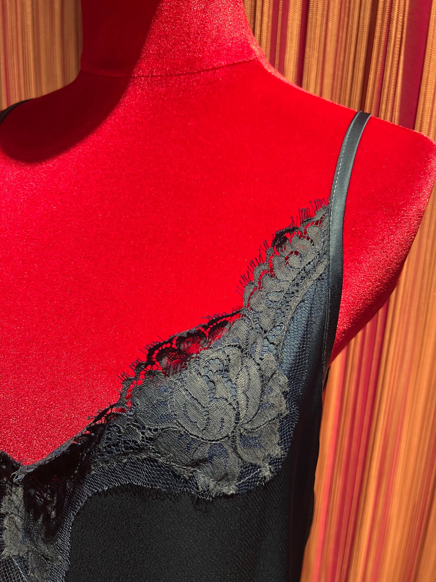 Pink memories abito sottoveste con pizzo e spacco laterale avion