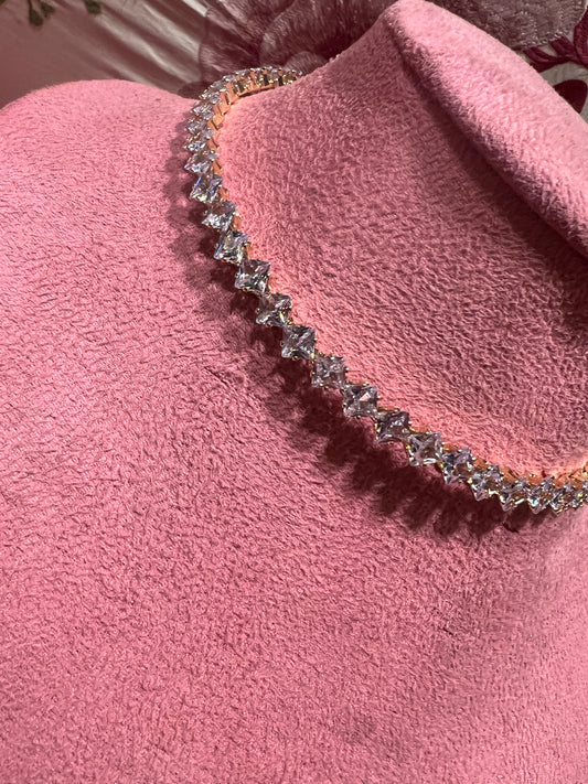 Collarino metallo oro zirconi crystal rombi